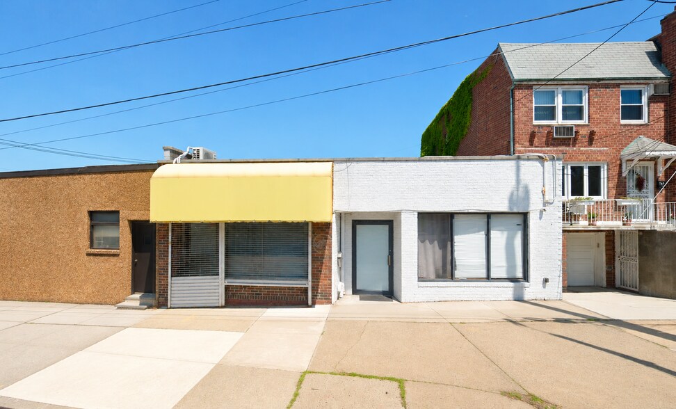 More Photos Of 4613 188th St, Flushing Bar For Sale