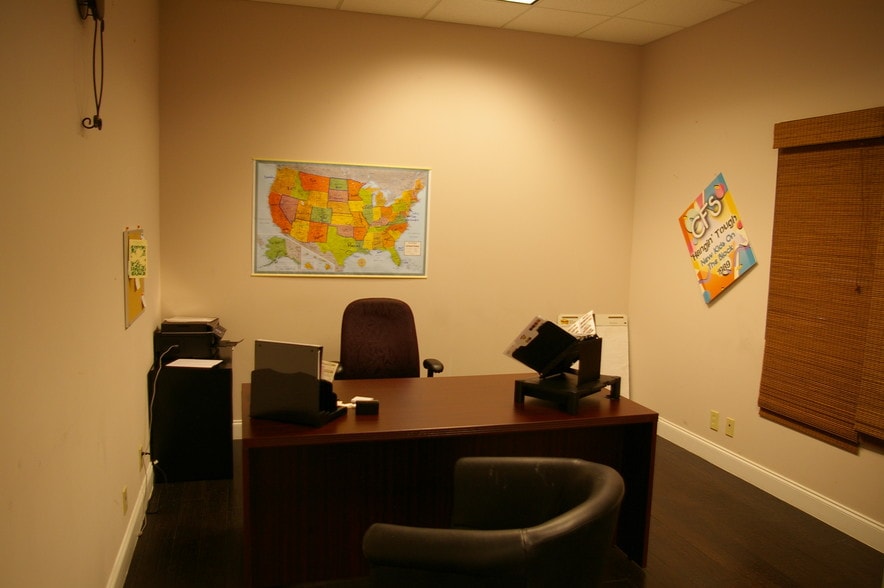 More Photos Of 3371 Martin Farm Rd, Suwanee Warehouse For Sale