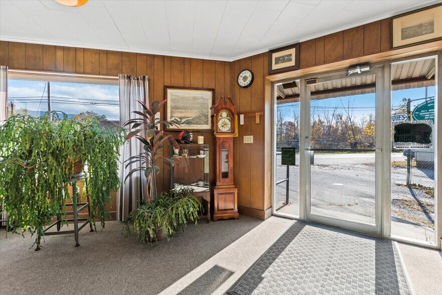 More Photos Of 256 Benmont Ave, Bennington Freestanding For Sale