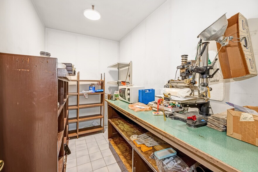 More Photos Of 505 Mola Blvd, Elmwood Park General Retail For Sale