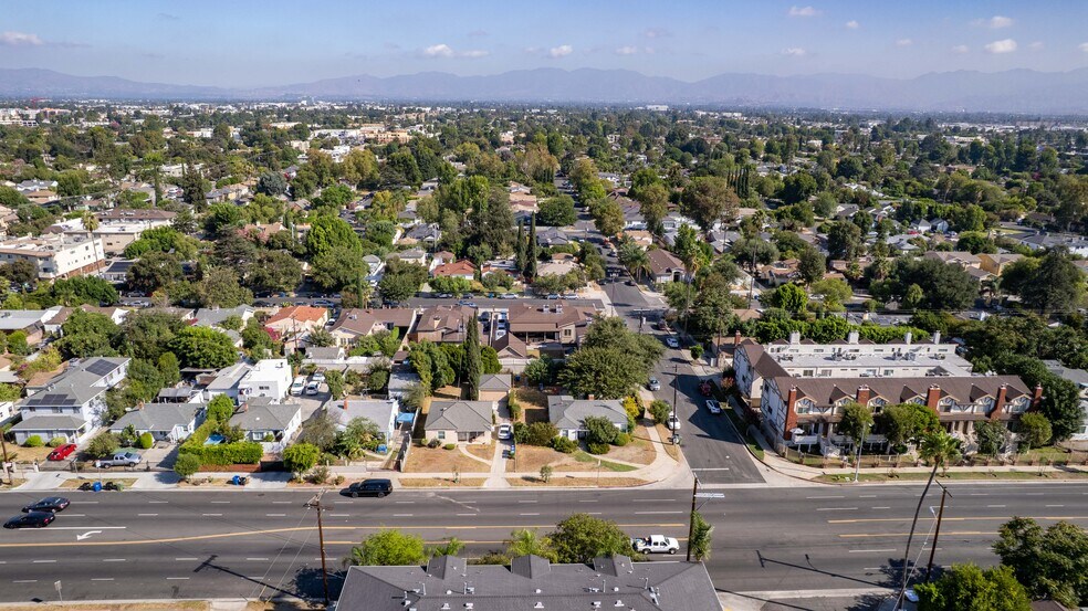 More Photos Of 14005 Victory Blvd, Van Nuys Multifamily For Sale