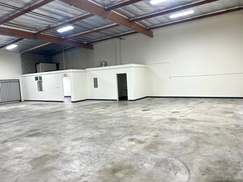 More Photos Of 1600 Chico Ave, South El Monte Warehouse For Lease