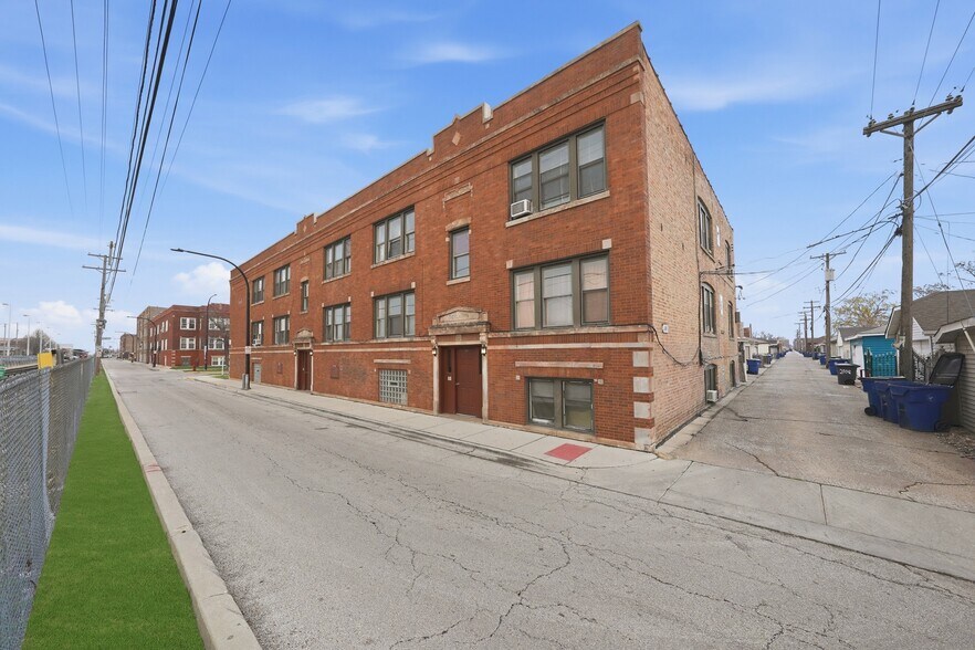 More Photos Of 2119 S 51st Ave, Cicero Apartments For Sale