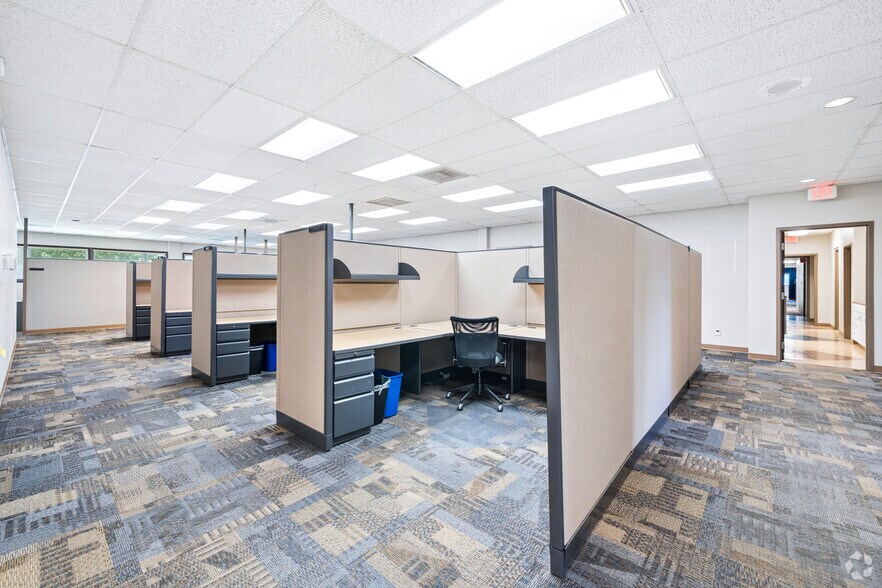 More Photos Of 2709 McGraw Dr, Bloomington Office Residential For Sale