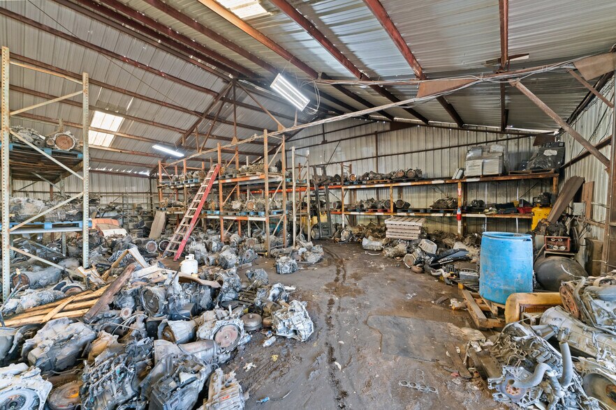More Photos Of 10466 Central Expy, Dallas Auto Salvage Facility For Sale