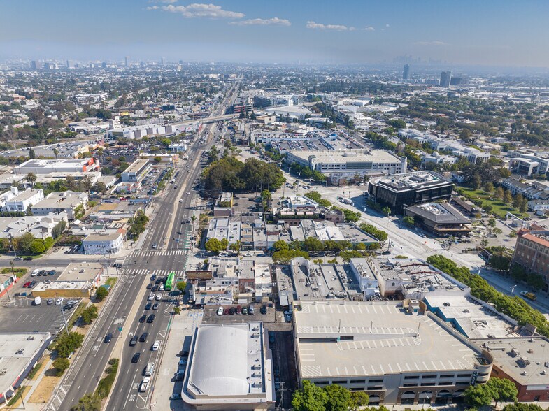 More Photos Of 3847 Main St, Culver City Storefront Retail Office For Lease