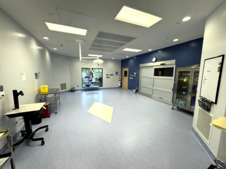 Primary Photo Of 1745 Heritage Trl, Naples Medical For Sale