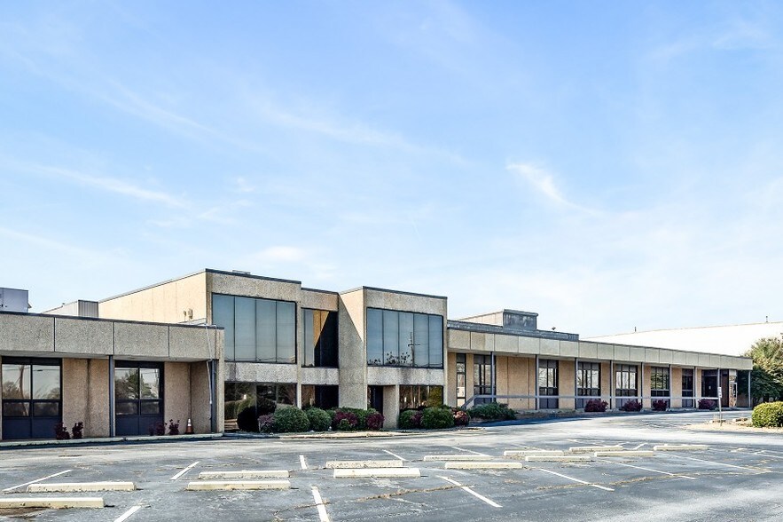 More Photos Of 535 Macon St, McDonough Manufacturing For Lease
