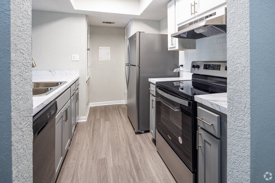 More Photos Of 7315 W Hanna Ave, Tampa Apartments For Sale