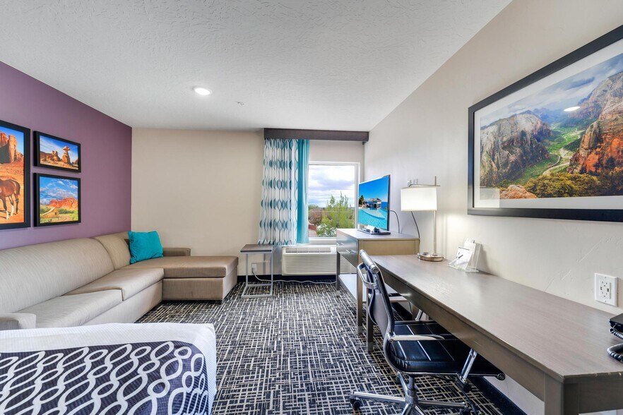 More Photos Of 465 S 100 E, Kanab Hospitality For Sale