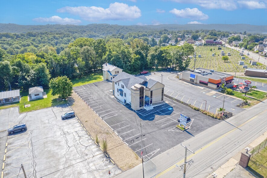 More Photos Of 2120 Freeport Rd, New Kensington Office For Lease