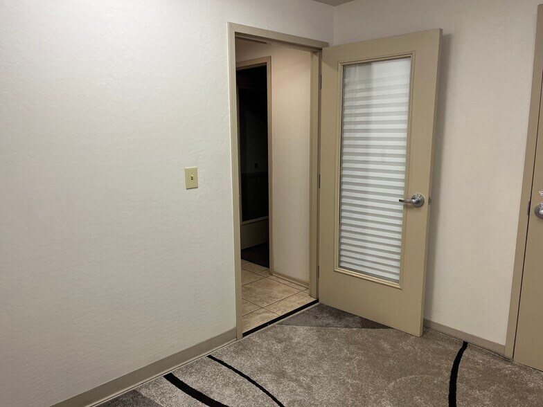 More Photos Of 4850 E Baseline Rd, Mesa Coworking Space