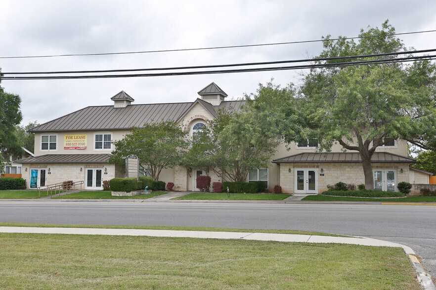 More Photos Of 624 N Main St, Boerne Office For Sale
