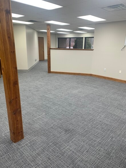 More Photos Of 25000 N River Rd, Harrison Township General Retail For Lease