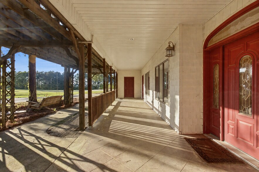 More Photos Of 267 Stinson Dr, Clinton Specialty For Sale