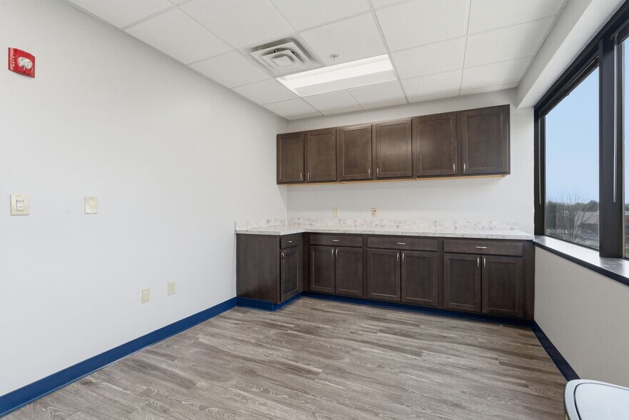 More Photos Of 5080 Tuttle Crossing Blvd, Dublin Office For Lease