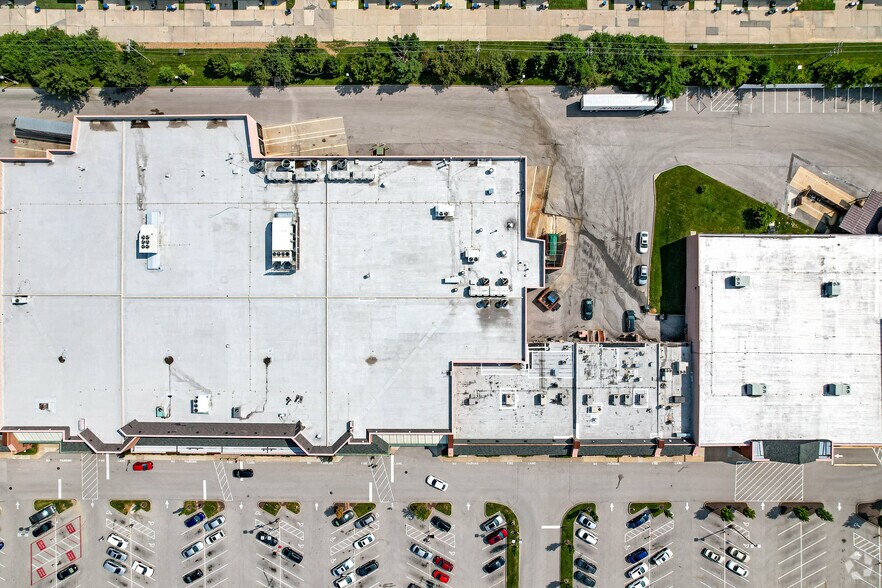 More Photos Of 1920-1988 Zumbehl Rd, Saint Charles General Retail For Lease