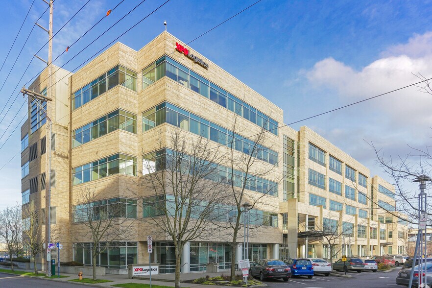 More Photos Of 2055 NW Savier St, Portland Office For Lease