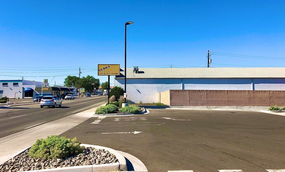 More Photos Of 600 S Rock Blvd, Sparks Warehouse For Sale