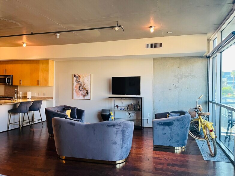 More Photos Of 353 E Bonneville Ave, Las Vegas Apartments For Sale