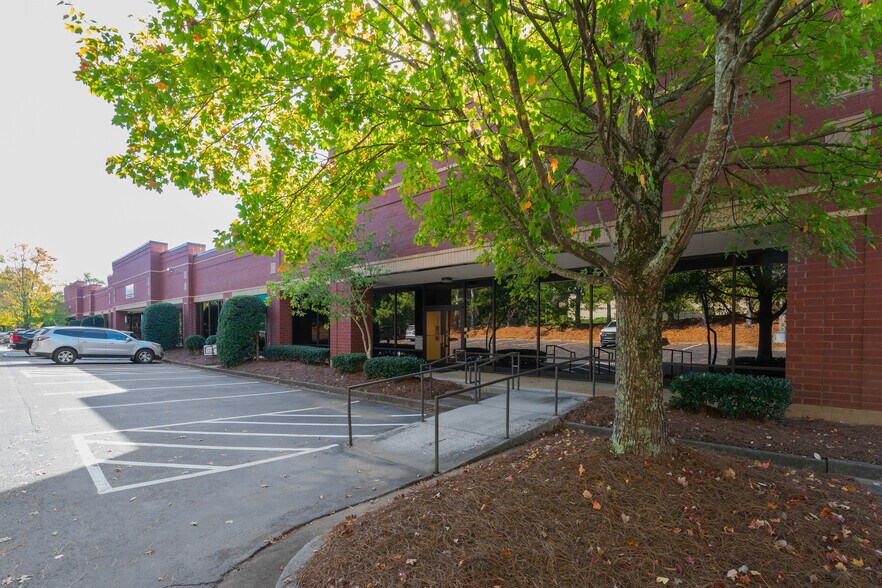 More Photos Of 6435 Shiloh Rd, Alpharetta Flex For Lease
