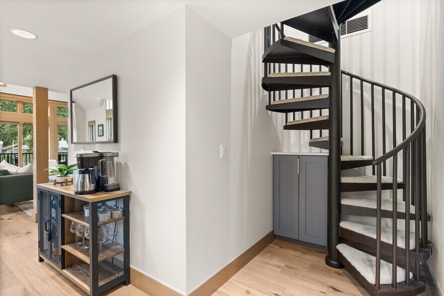 More Photos Of 122 W Main St, Aspen Office Residential For Sale