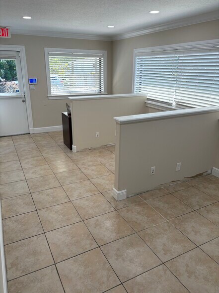 More Photos Of 100 SE 20th St, Fort Lauderdale Office Residential For Sale