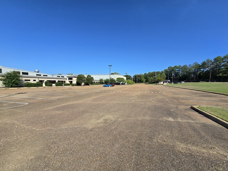 More Photos Of 2785 McCracken Rd, Hernando Manufacturing For Sale