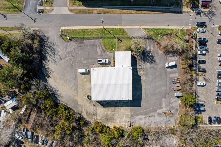 More Photos Of 225 Fiberglass Dr, Mount Juliet Warehouse For Lease