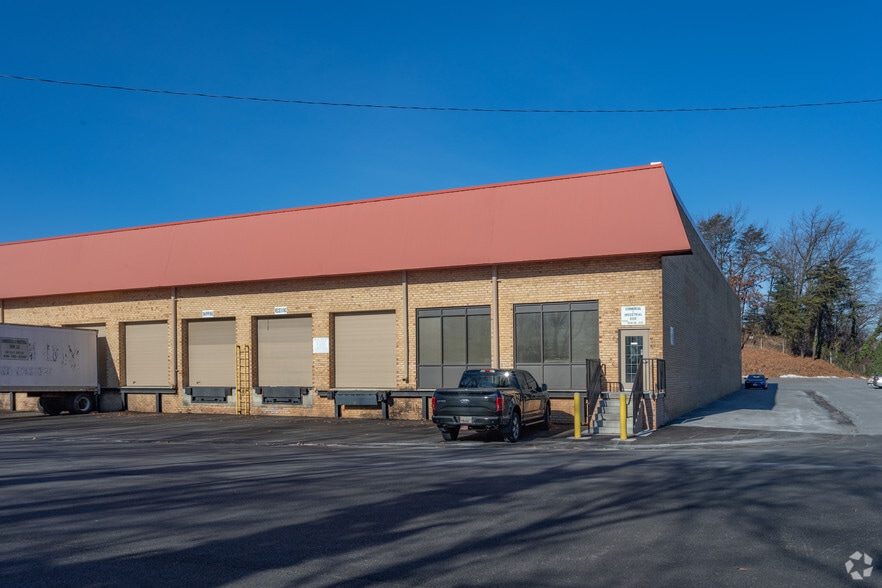 More Photos Of 4700-4724 Benson Ave, Arbutus Warehouse For Lease