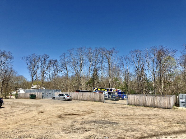 More Photos Of 96-122 Railroad Ave, Center Moriches Freestanding For Sale