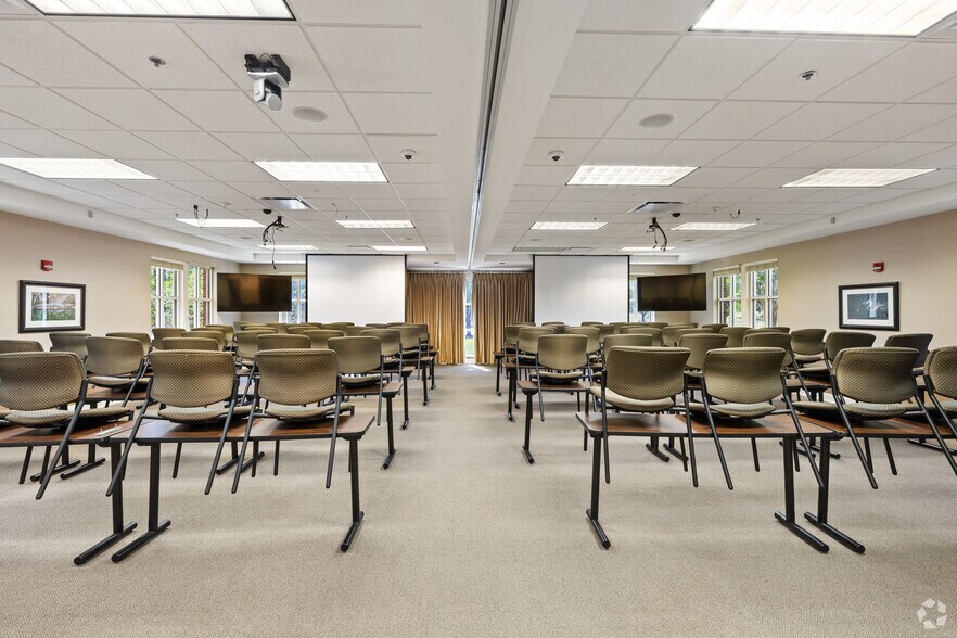 More Photos Of 3664 Coolidge Ct, Tallahassee Office For Lease