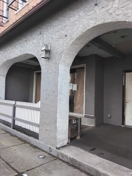 More Photos Of 42 Market St, Bangor Storefront For Lease