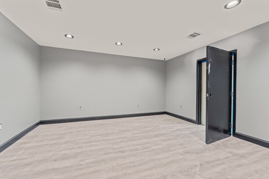 More Photos Of 2726 Continental Dr, Baton Rouge Medical For Lease