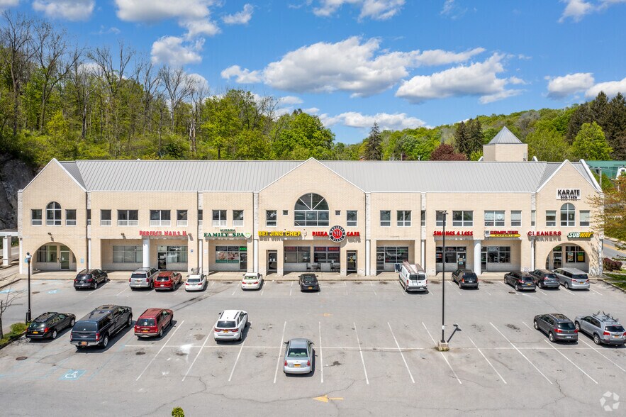 More Photos Of 13-17 North Ave, Pleasant Valley Unknown For Lease