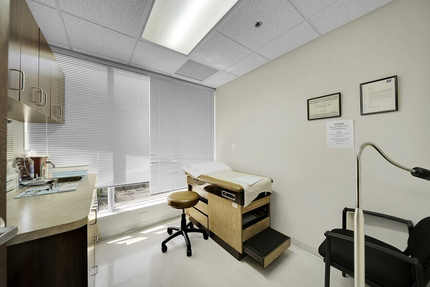 More Photos Of 350 N Pine Island Rd, Plantation Medical For Lease