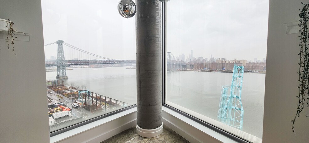 More Photos Of 10 Grand St, Brooklyn Office For Lease