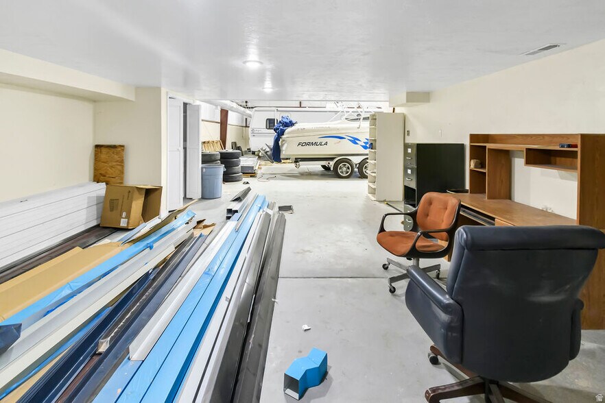 More Photos Of 46 S Center St, Elsinore Industrial For Sale