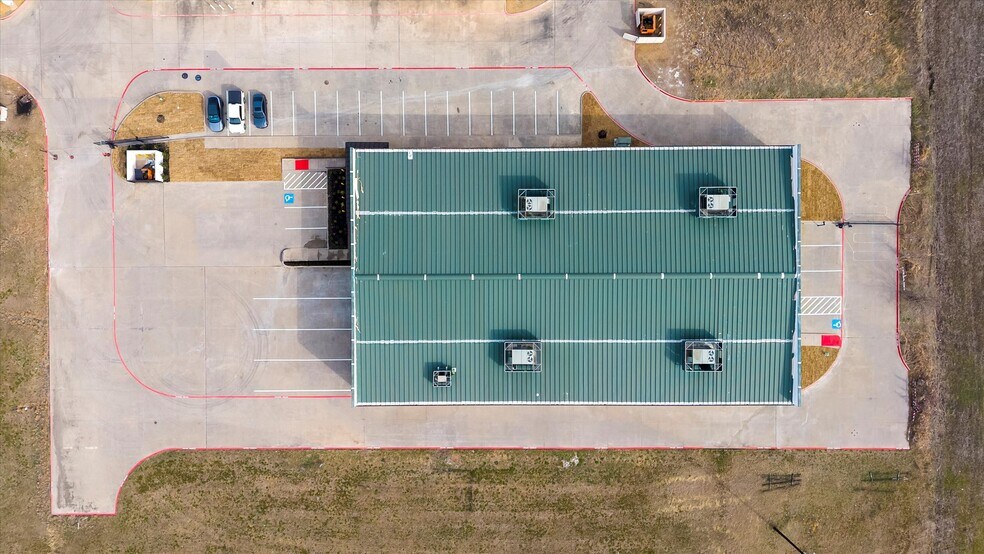 More Photos Of 820 S Central Expy, Anna Warehouse For Sale