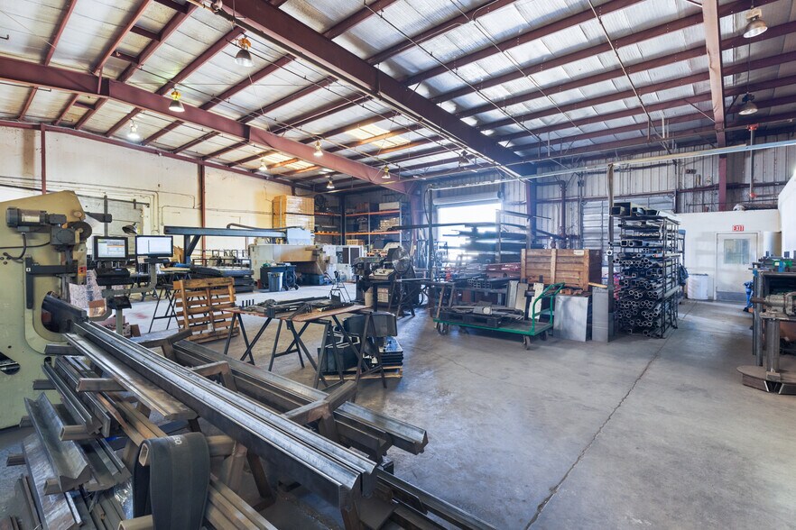 More Photos Of 651 Thunderbolt St, Chico Warehouse For Sale