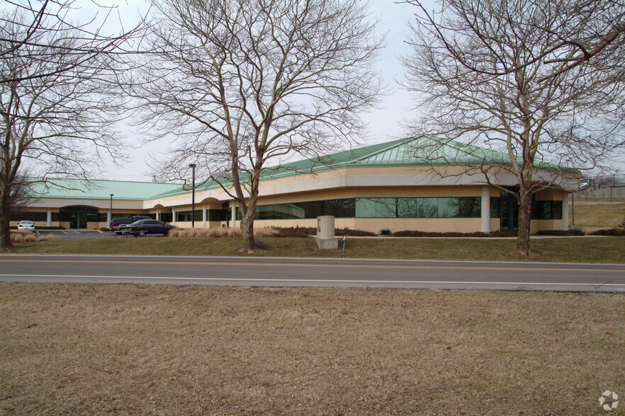 More Photos Of 1407-1439 Research Park Dr, Dayton Loft Creative Space For Lease