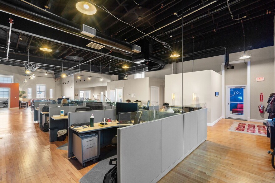 More Photos Of 24 Cambridge St, Charlestown Loft Creative Space For Sale