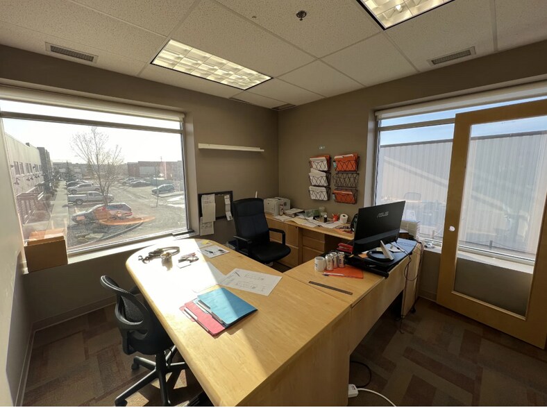 More Photos Of 10672 46th St SE, Calgary Light Distribution For Sale