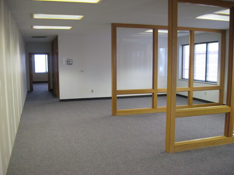 More Photos Of 311 S Main St, O'Fallon Office For Sale