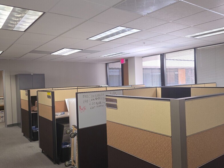 More Photos Of 7675 Dagget St, San Diego Office For Lease