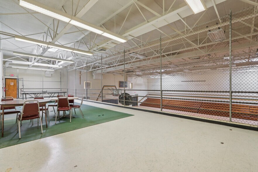 More Photos Of 1645 N 25th St, Milwaukee Office For Sale