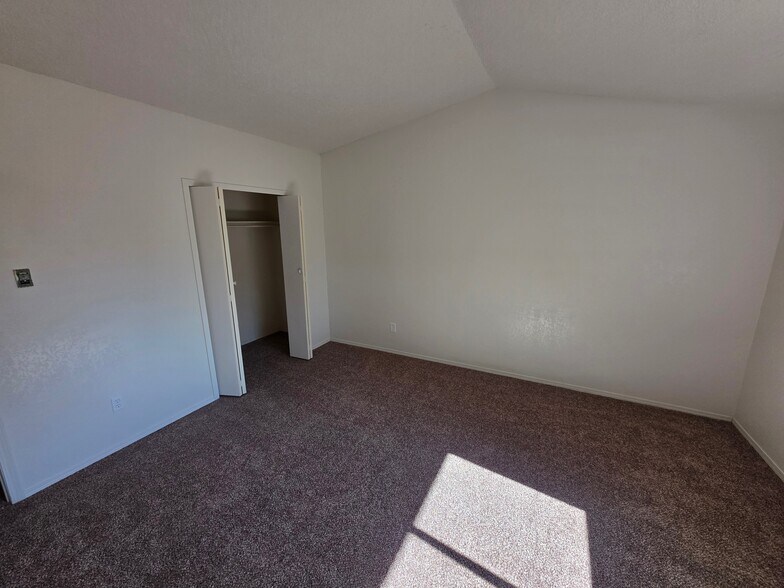 More Photos Of 129 Wellington St, Fountain Apartments For Sale