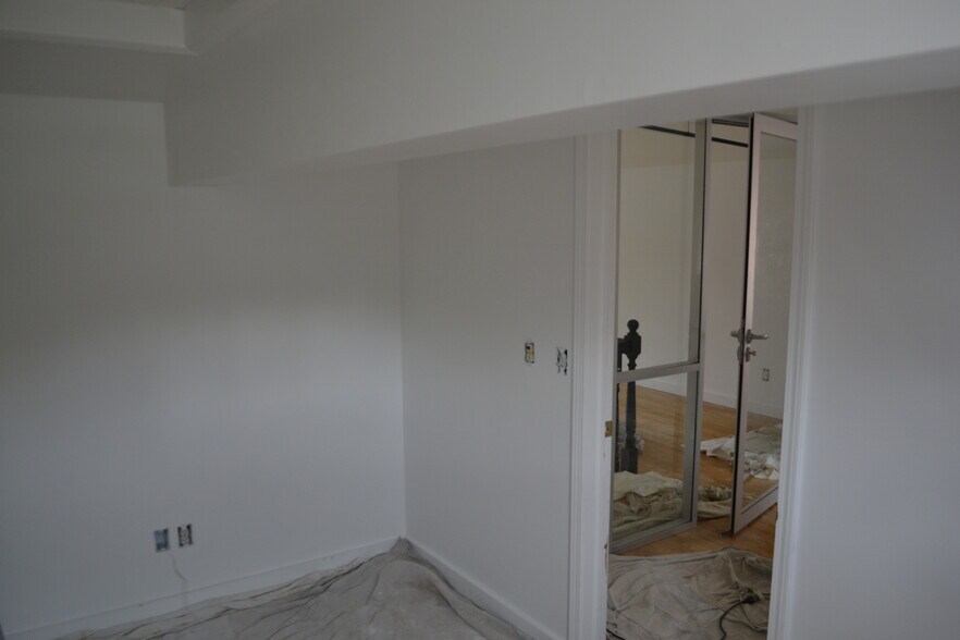 More Photos Of 9 Monroe St, Ellicottville Storefront Retail Residential For Lease