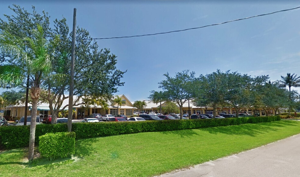 More Photos Of 1601-1619 NW Federal Hwy, Stuart Storefront Retail Office For Lease