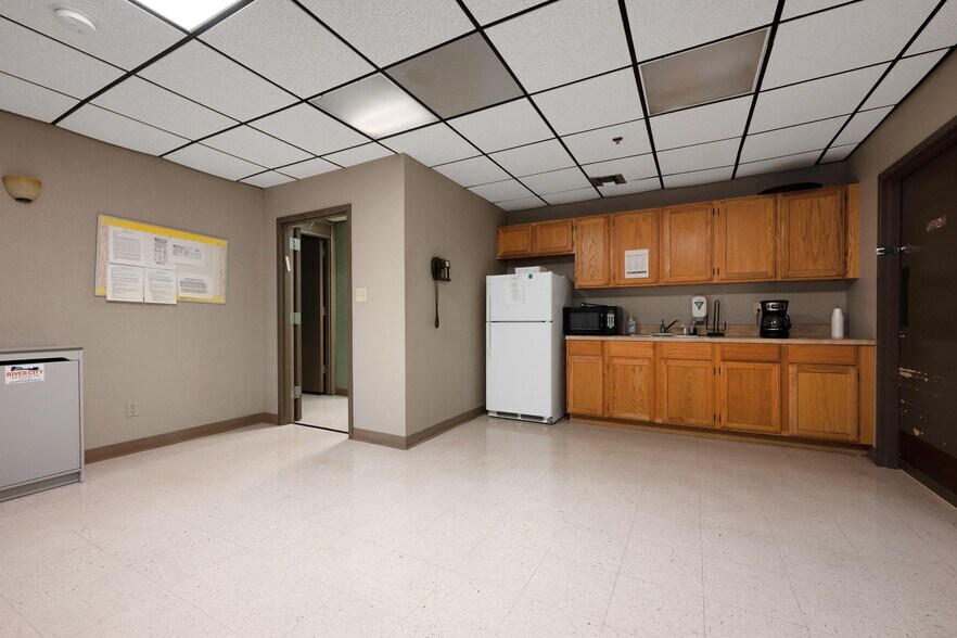 More Photos Of 2169 Commerce Blvd, Irondale Office For Sale